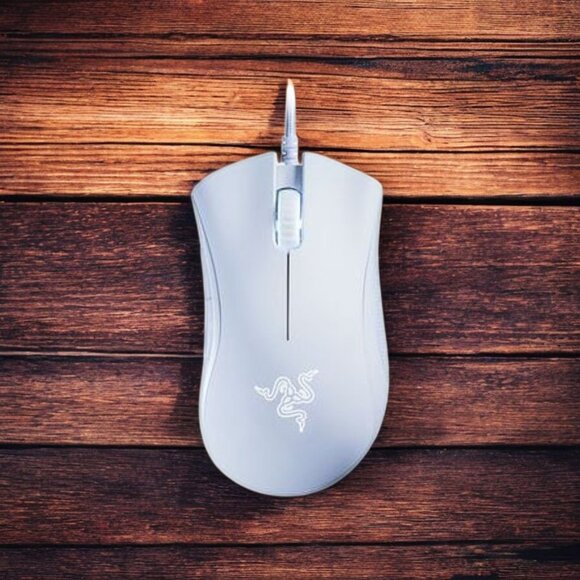 NEW In Box!! Razer DEATHADDER ESSENTIAL Wired Optical Gaming Mouse - WHITE - Picture 3 of 8